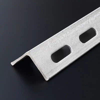 Estante pre galvanizado con ranuras en ángulo de canal soporte de vigas de 30 mm-100 mm