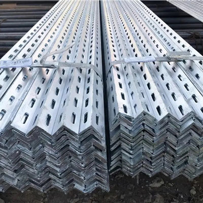 L en forma de ranura con vigas de ángulo recto 90 grados galvanizado reforzado pre perforado
