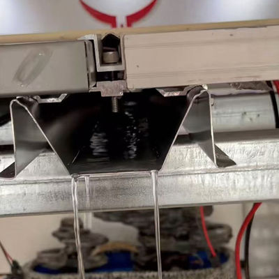 El aluminio solar fotovoltaico para el montaje del techo del tren, el canal de drenaje y la corrosión