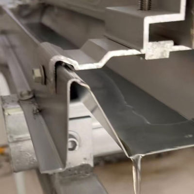 El aluminio solar fotovoltaico para el montaje del techo del tren, el canal de drenaje y la corrosión