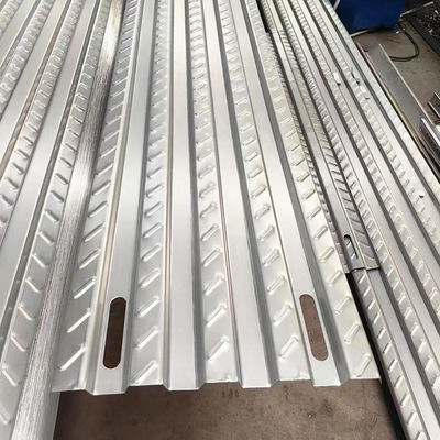Sistemas de pasarela de techo de metal de seguridad antideslizante para paneles solares